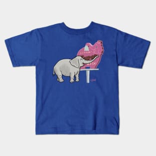 elephant car wash Kids T-Shirt